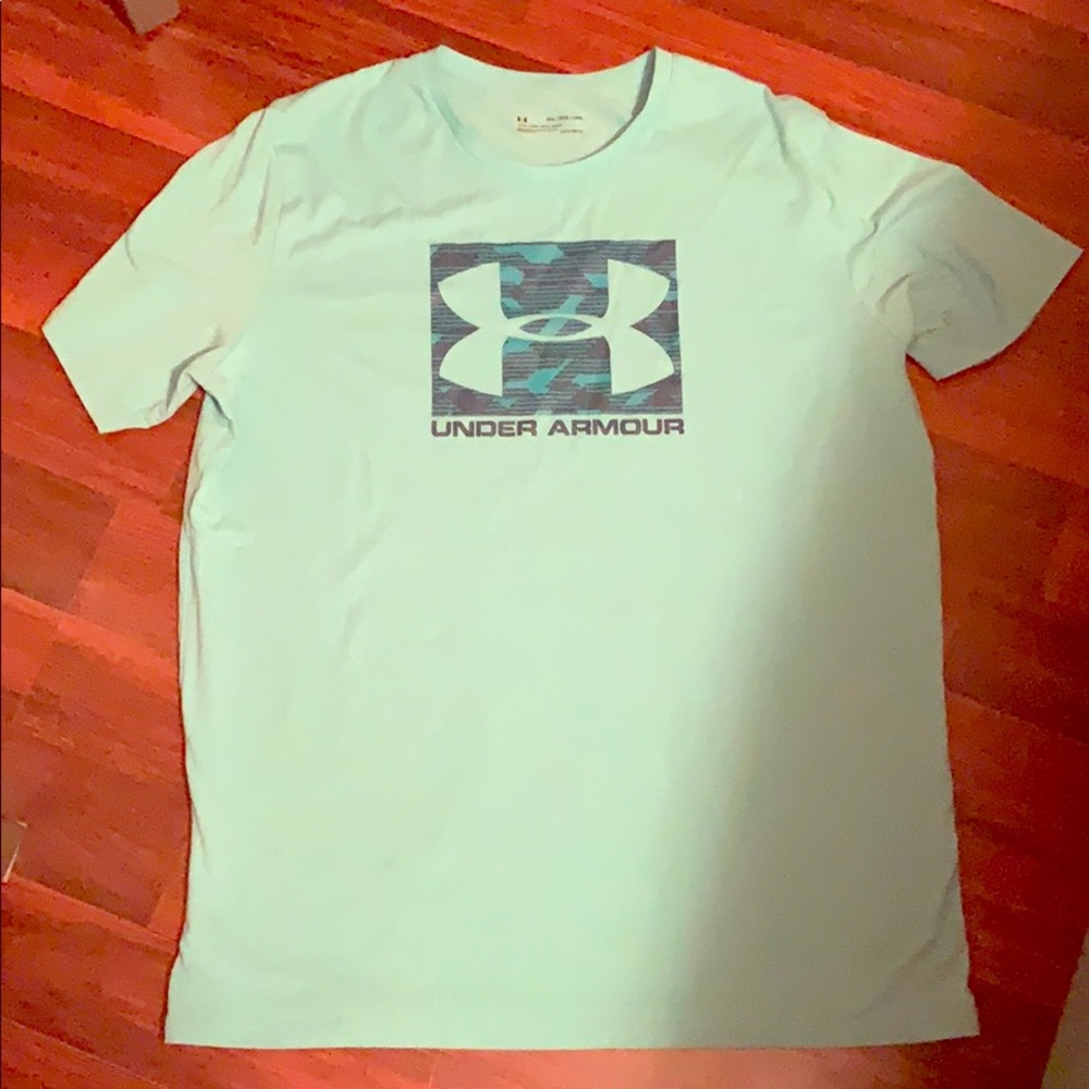 Men’s (teal color) Under Armor HeatGear shirt